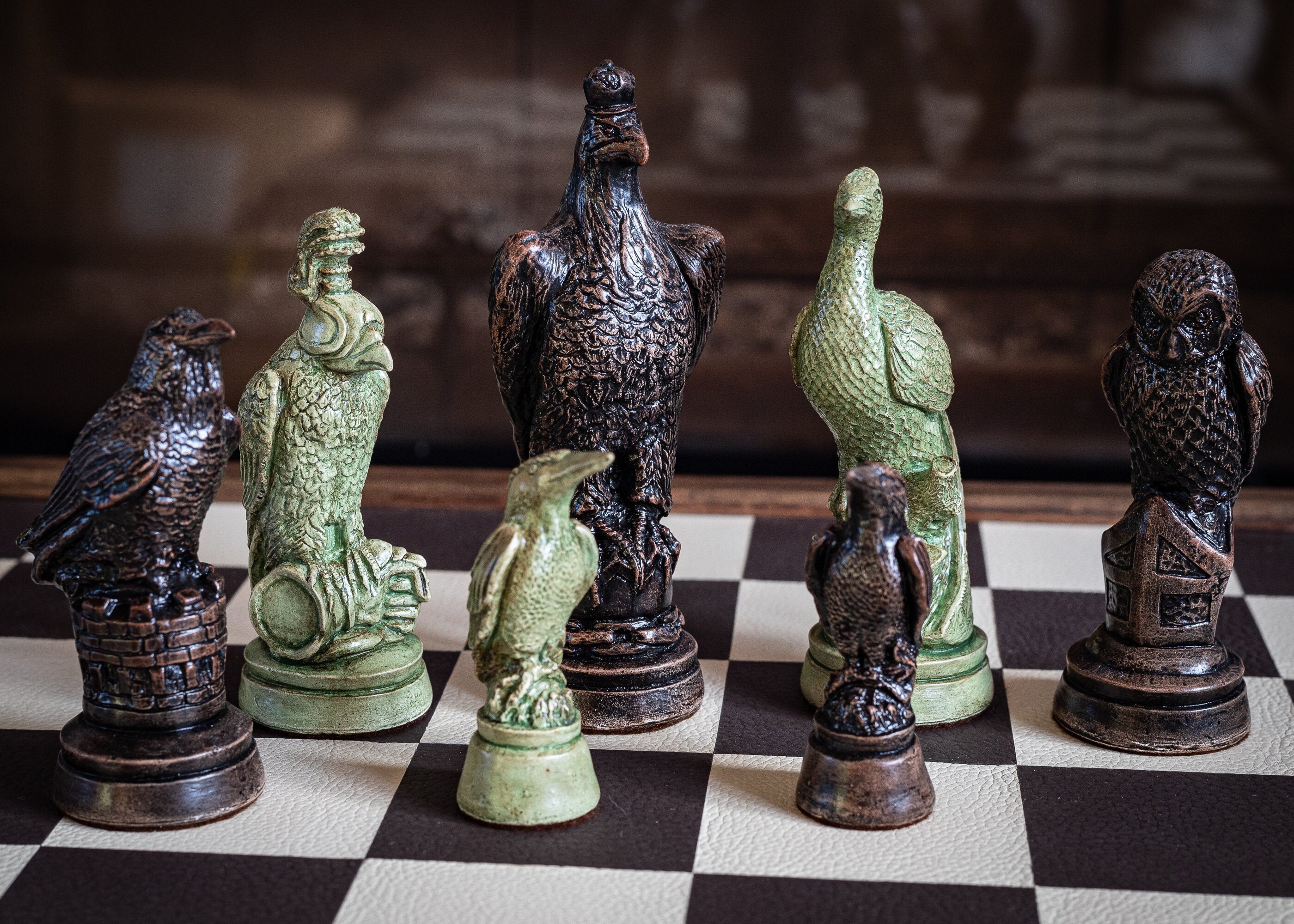 Made to order – Chess set, British birds, similar to set in Blade Runn