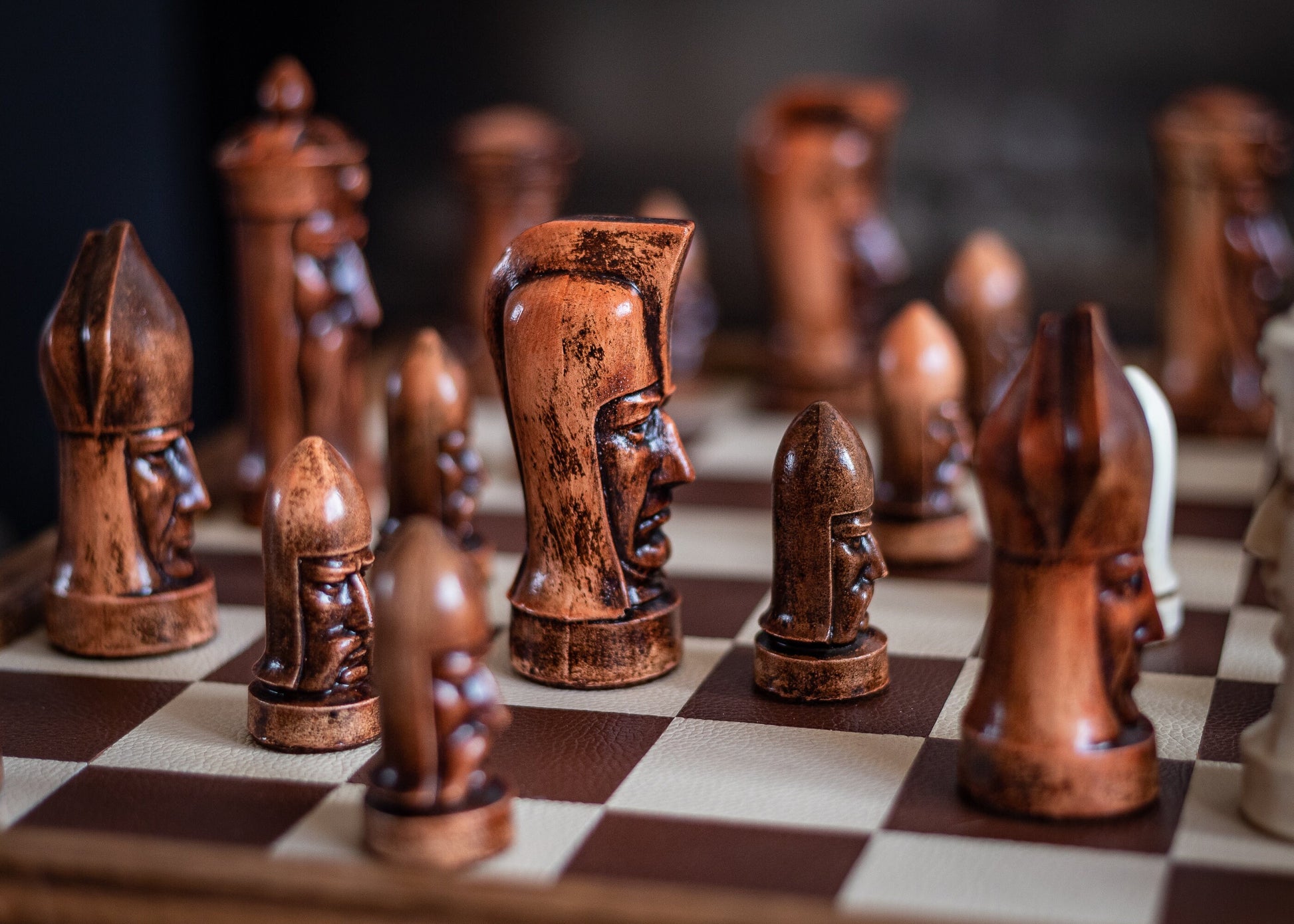 Made to order - Chess set, Gothic heads, similar to one used in orginal Star Trek series. In aged stone and mahogany. BOARD NOT INCULDED