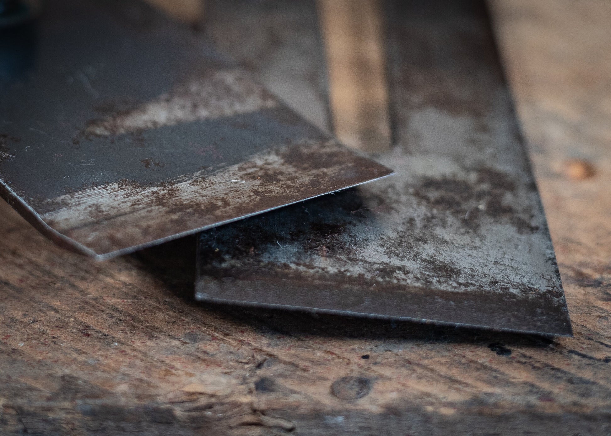 Vintage Wooden 7 1/2" smothing / coffin plane, with 2" C F Johnson of Sheffield.