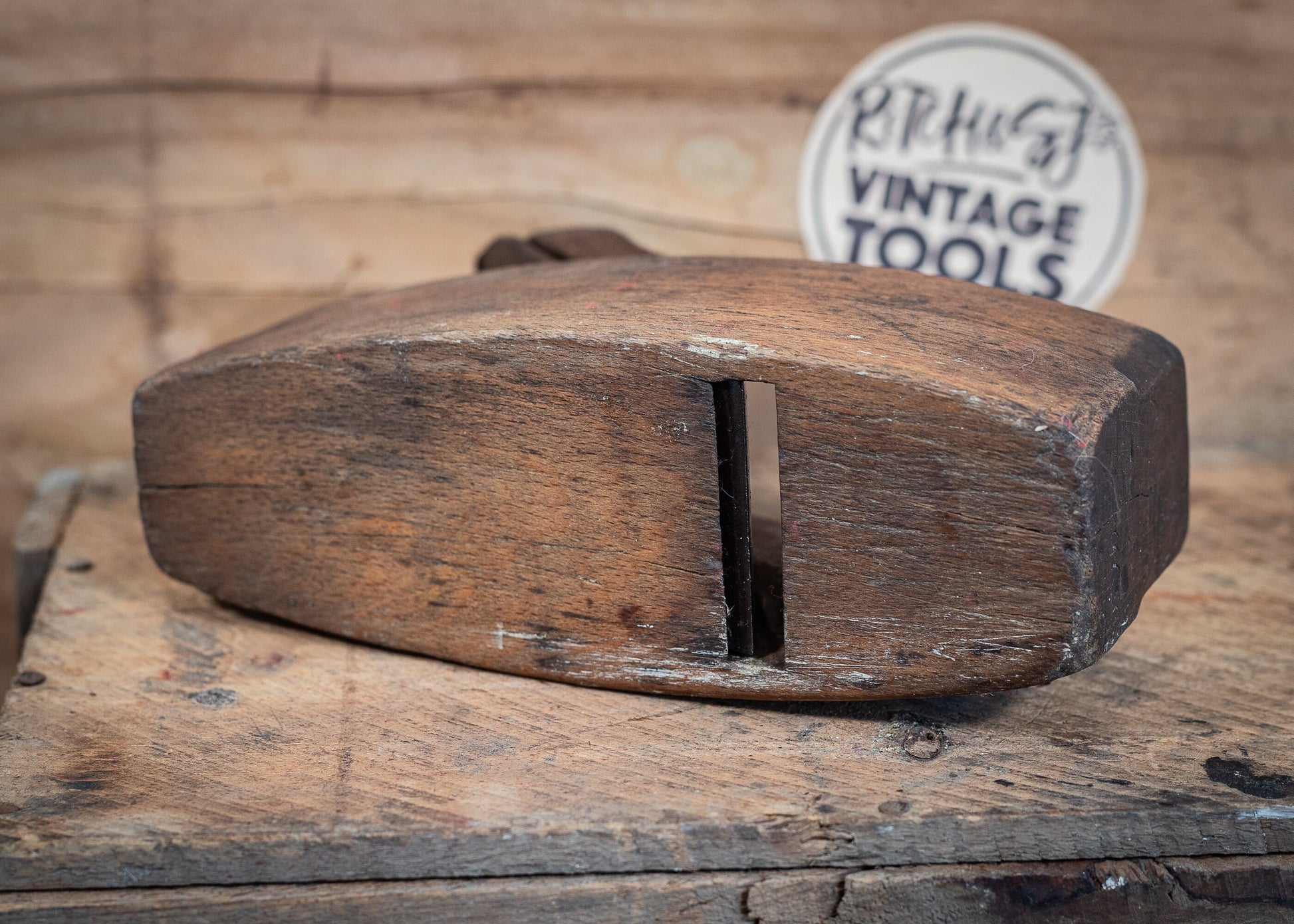 Vintage Wooden 7 1/2" smothing / coffin plane, with 2" C F Johnson of Sheffield.