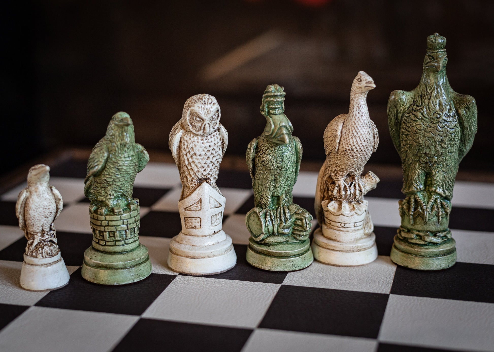 Made to order - Chess set, British birds, similar to the set in Blade Runner and Stranger Things SE4, in jade and ivory. BOARD NOT INCULDED