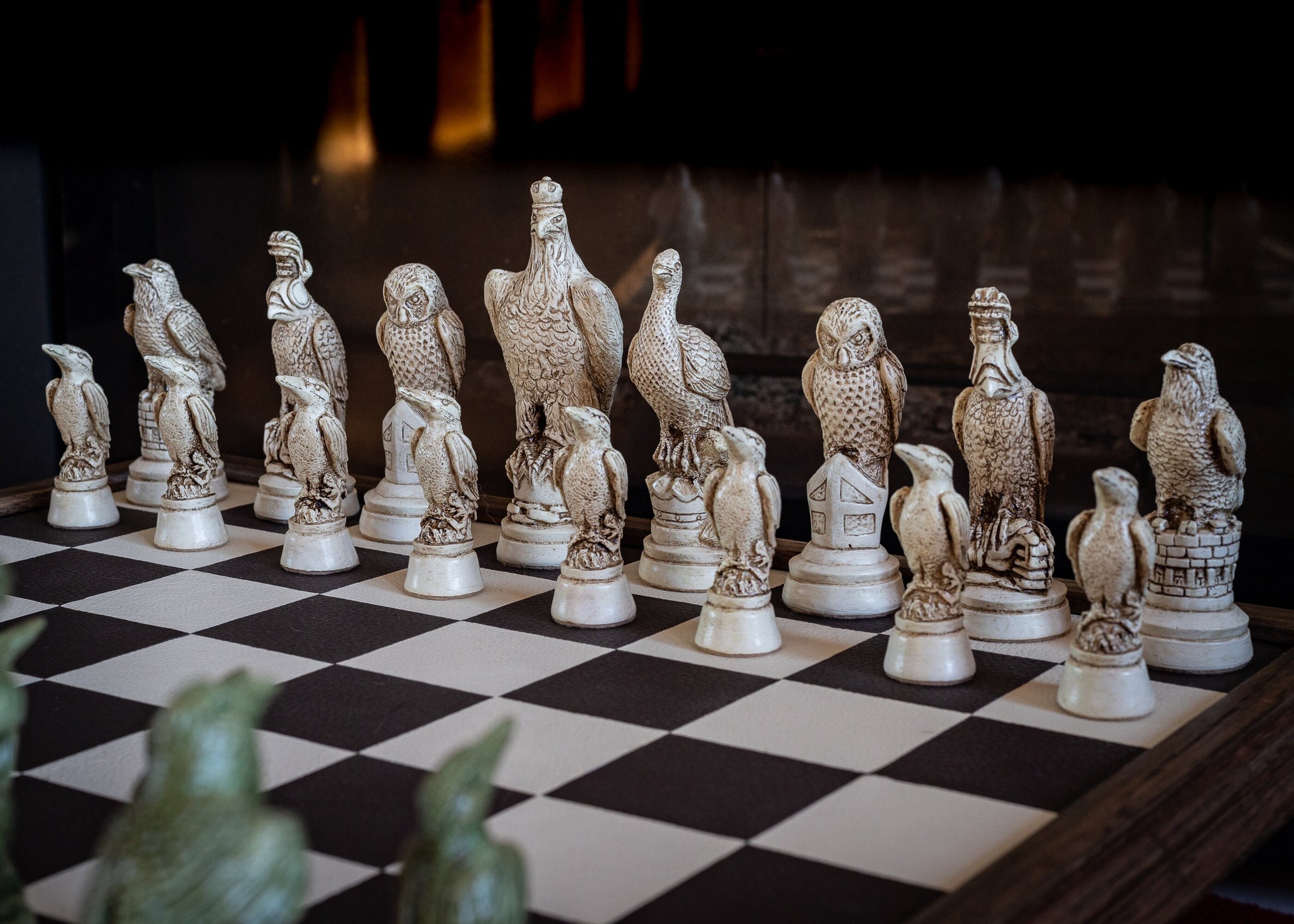 Made to order - Chess set, British birds, similar to the set in Blade Runner and Stranger Things SE4, in jade and ivory. BOARD NOT INCULDED