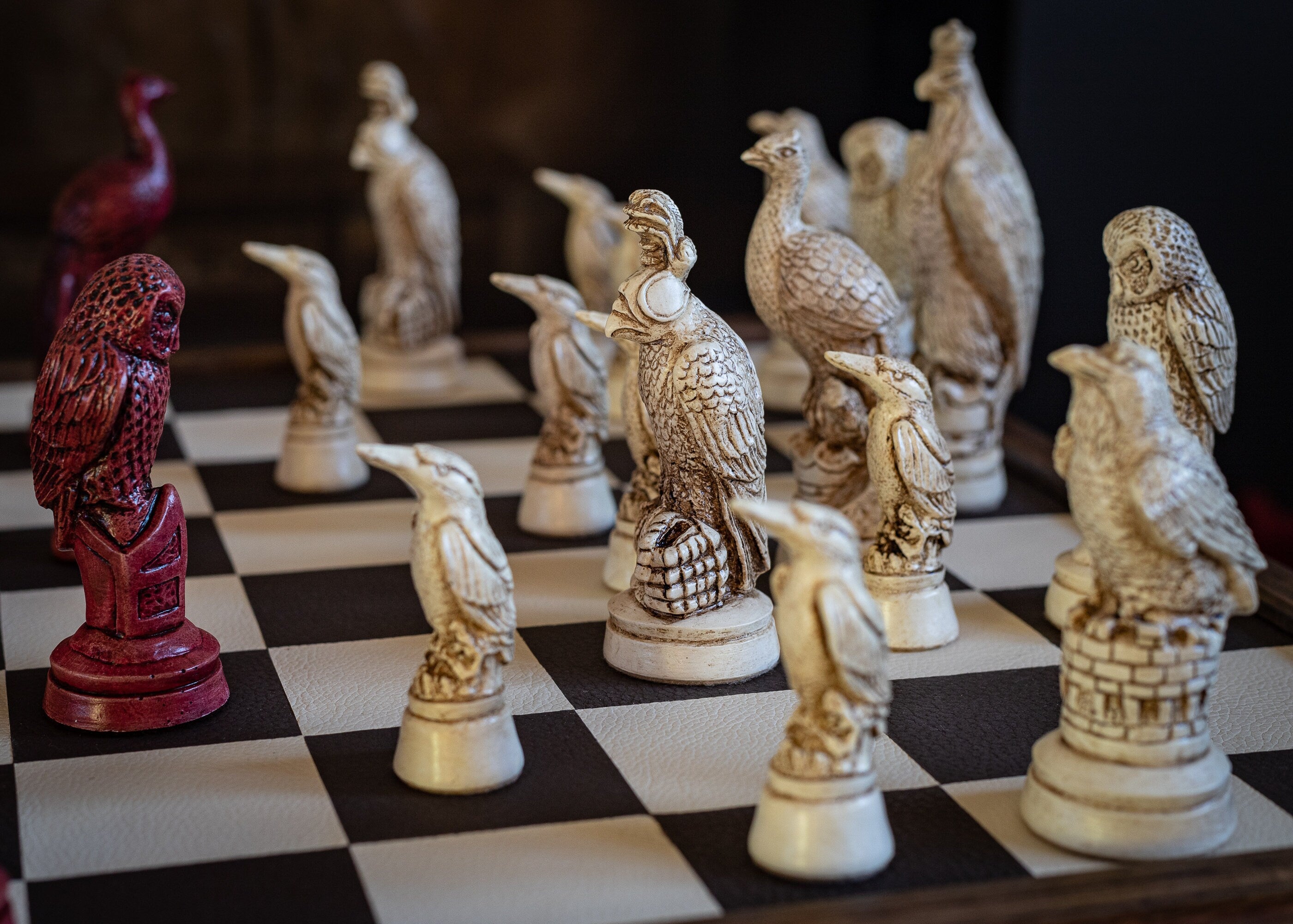 Made to order – Chess set, British birds, similar to set in Blade Runner  and Stranger Things S4, red and ivory effect. BOARD NOT INCULDED