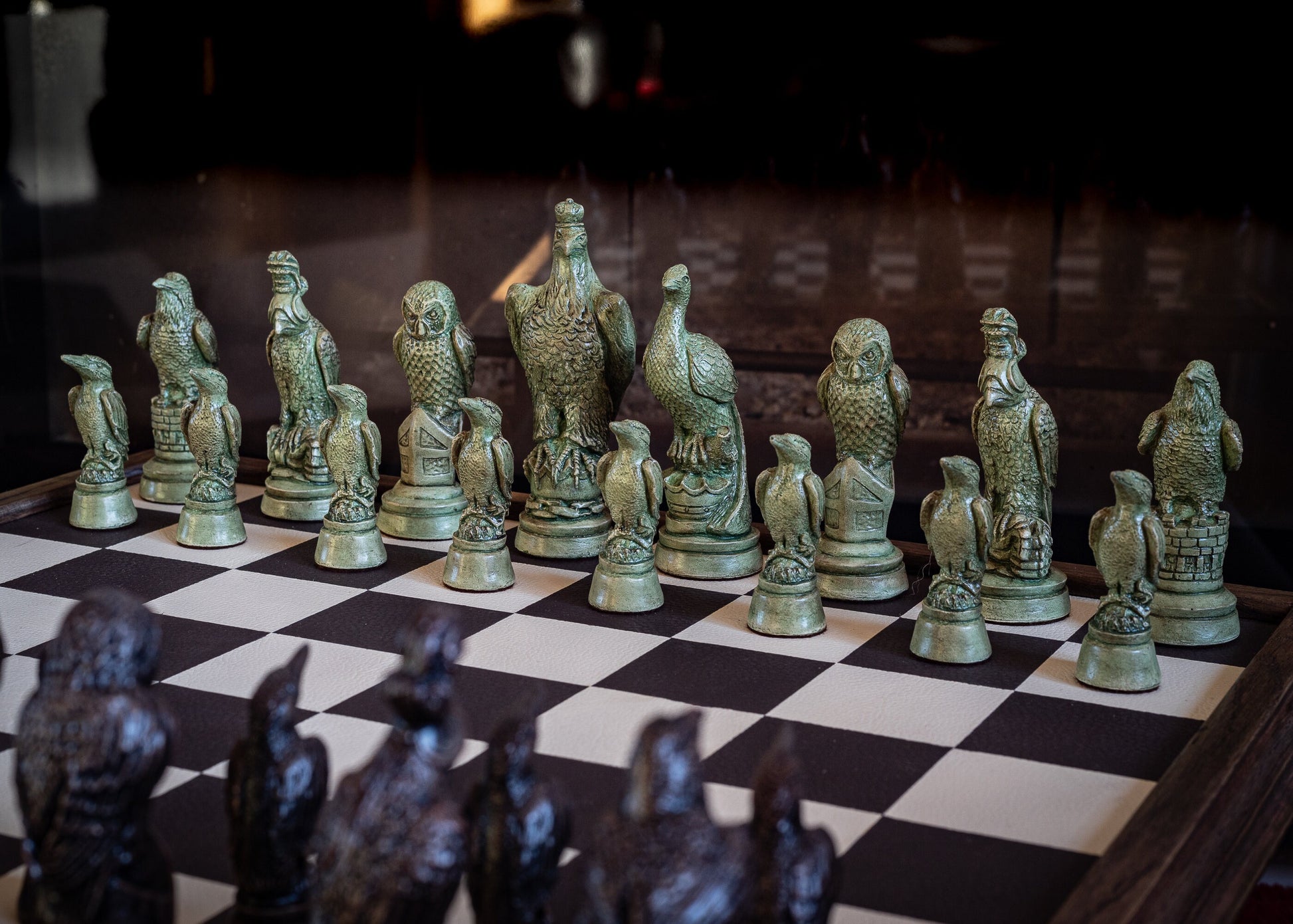 Made to order – Chess set, British birds, similar to set in Blade Runner and Stranger Things S4, jade and ebony effect. BOARD NOT INCULDED