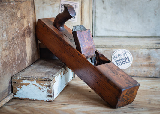 Vintage 17" wooden jack / fore plane, by A Mathieson & Son, with 2 1/4" C. Nurse blade.