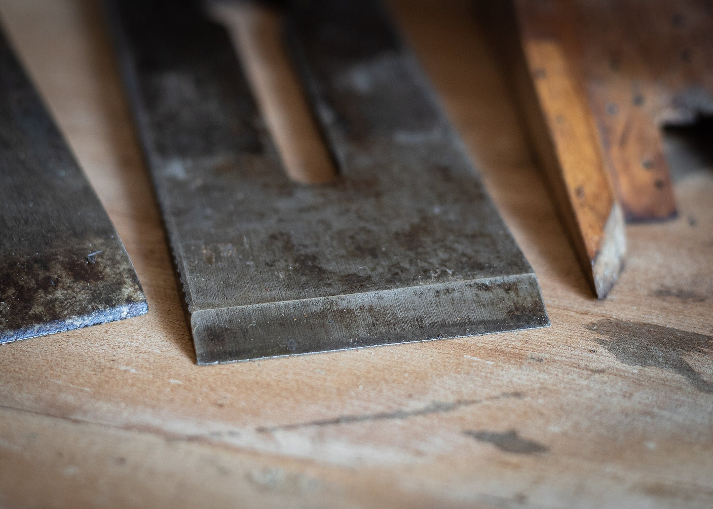 Vintage 17" wooden jack / fore plane, with 2 1/4" W. Marples & Sons blade and Thos Ibbotson chip breaker.