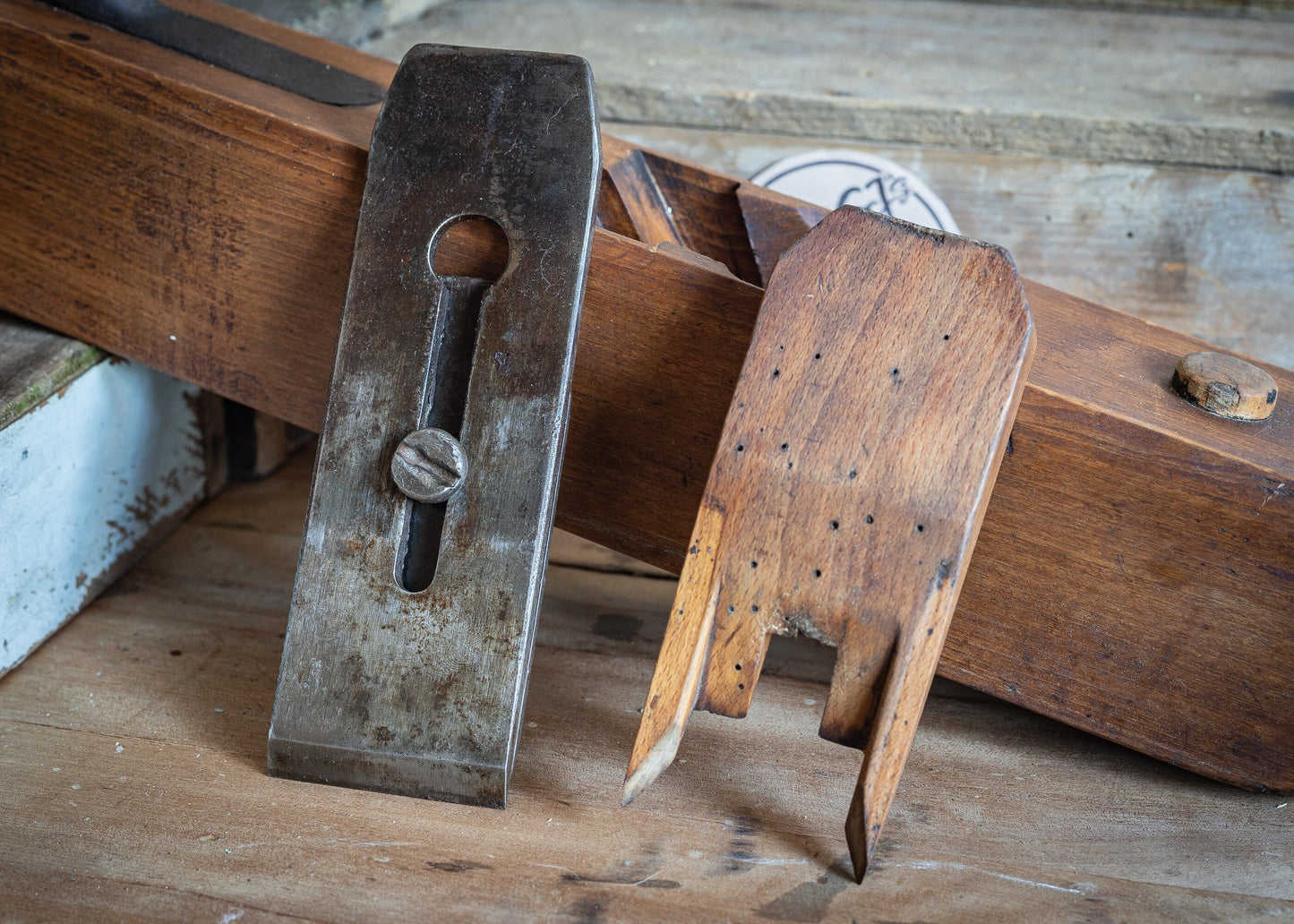 Vintage 17" wooden jack / fore plane, with 2 1/4" W. Marples & Sons blade and Thos Ibbotson chip breaker.