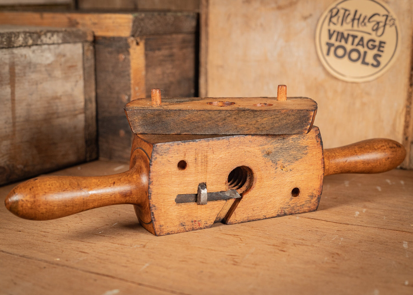 Vintage 3/4" twin handled, thread cutting screw box.