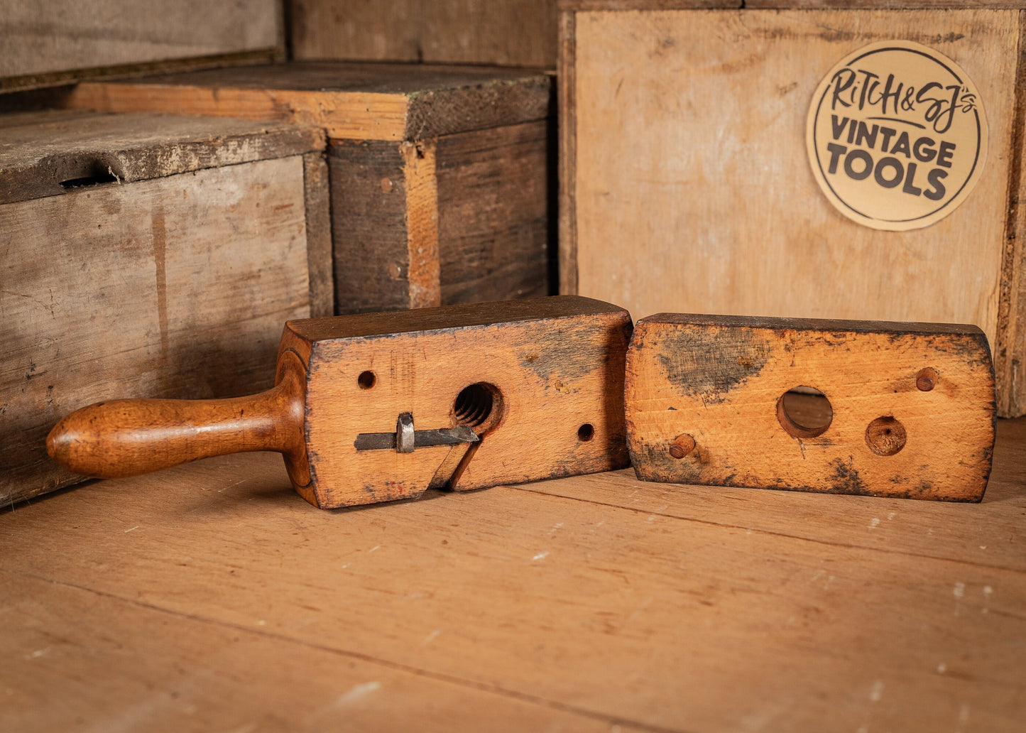 Vintage 3/4" twin handled, thread cutting screw box.