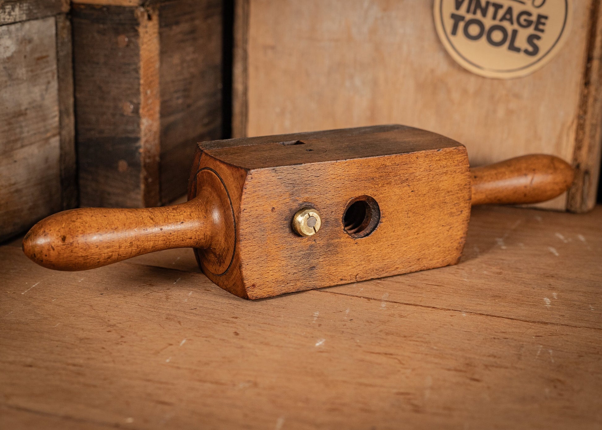 Vintage 3/4" twin handled, thread cutting screw box.