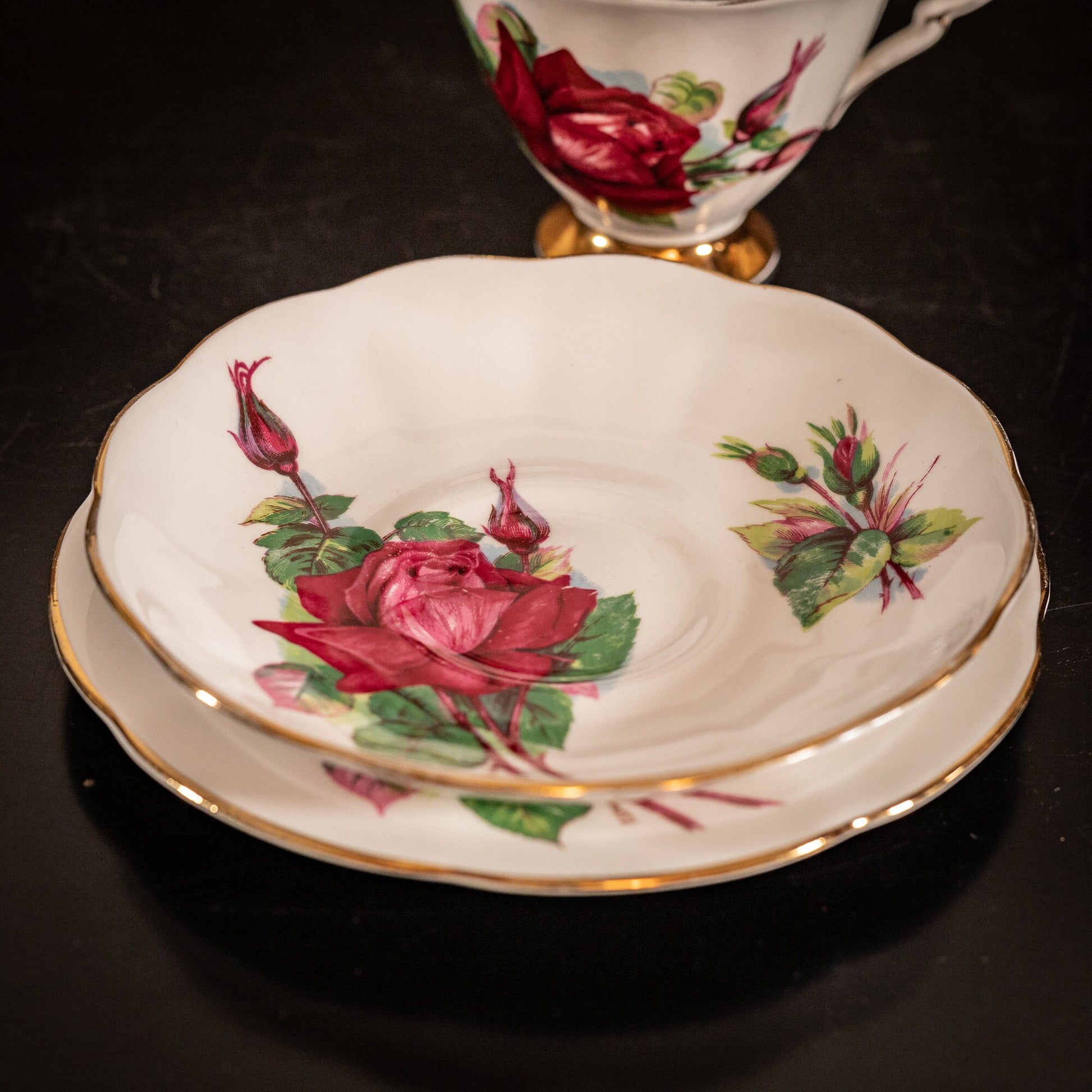 Stunning Vintage Roslyn & Paragon China trio, in the 'Authentic World Famous Wheatcroft Roses - Grand Gala, by Henry Wheatcroft'