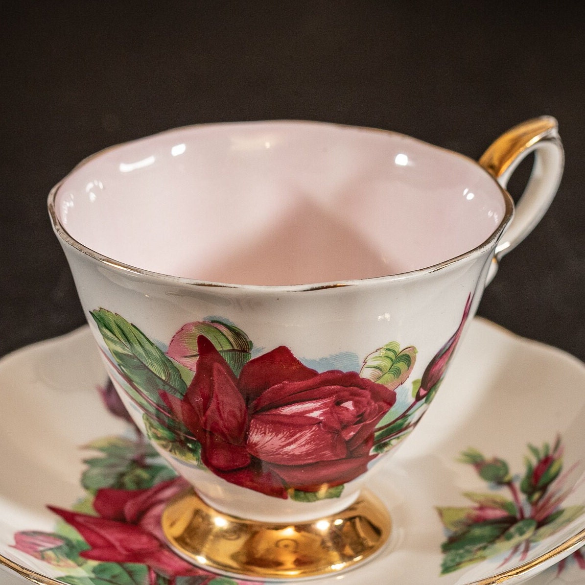 Stunning Vintage Roslyn & Paragon China trio, in the 'Authentic World Famous Wheatcroft Roses - Grand Gala, by Henry Wheatcroft'