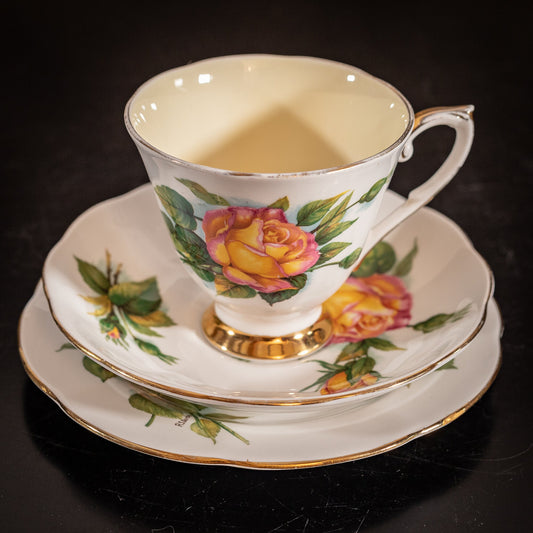 Stunning Vintage Roslyn China trio, in the 'Authentic World Famous Wheatcroft Roses - Peace, by Henry Wheatcroft'