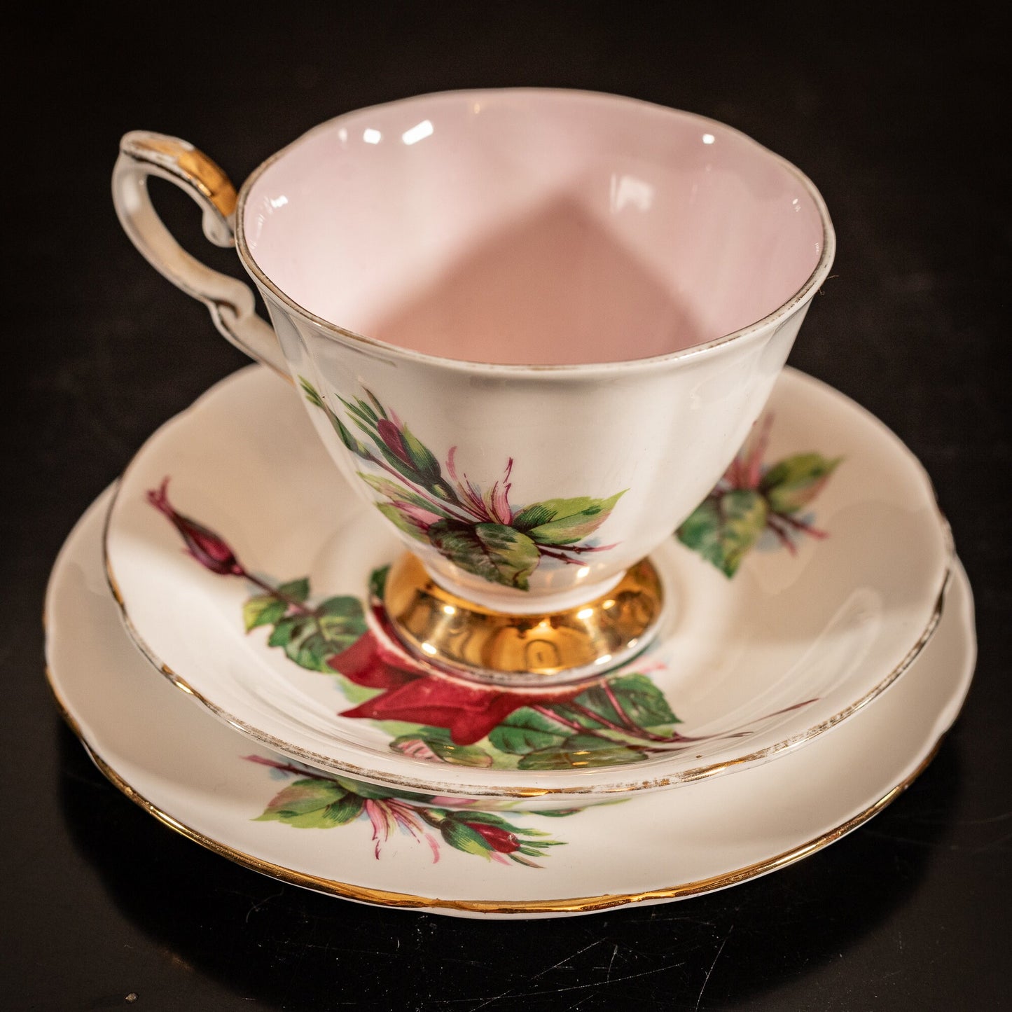 Stunning Vintage Paragon China trio, in the 'Authentic World Famous Wheatcroft Roses - Grand Gala, by Henry Wheatcroft'