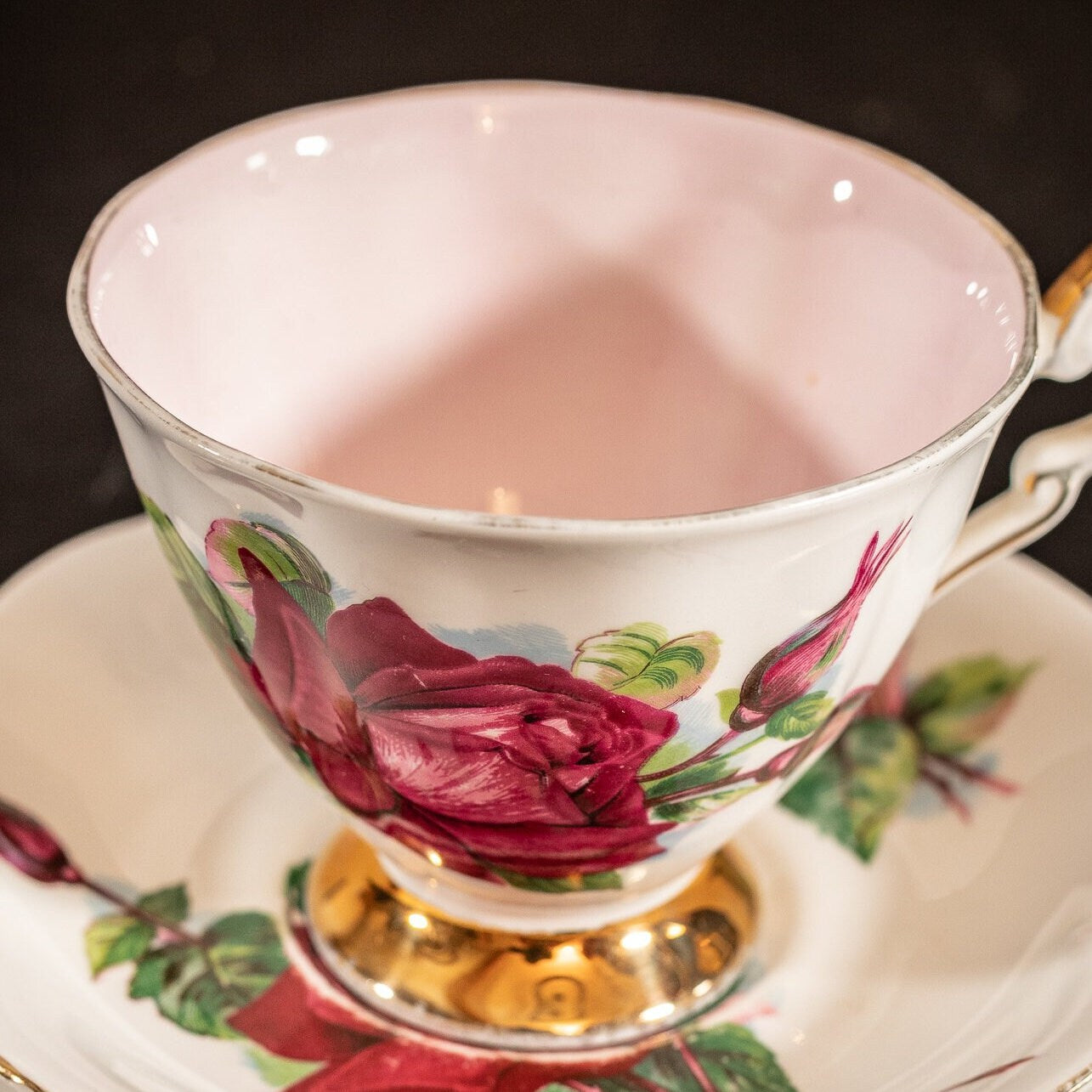 Stunning Vintage Paragon China trio, in the 'Authentic World Famous Wheatcroft Roses - Grand Gala, by Henry Wheatcroft'