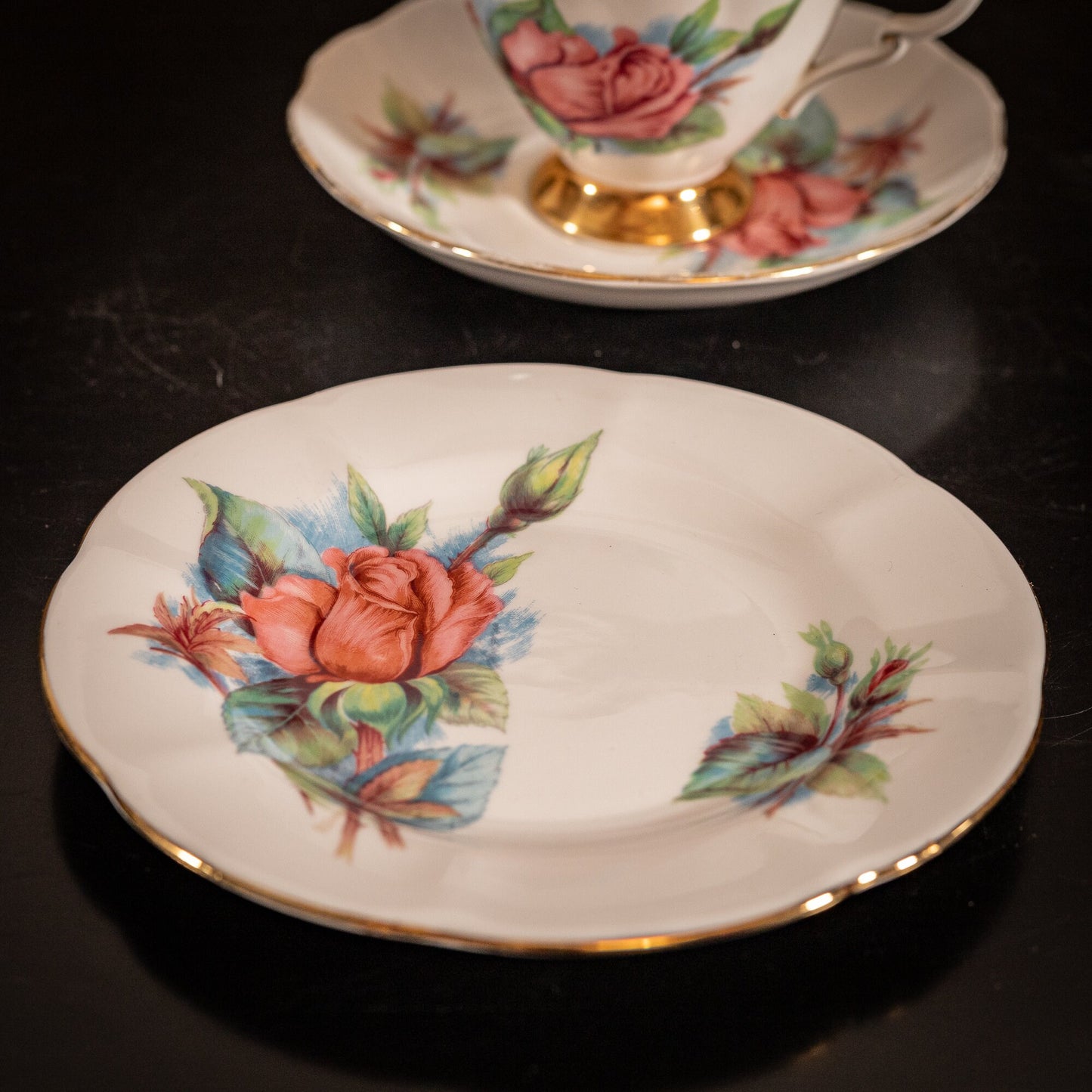 Stunning Vintage Roslyn & Paragon China trio, in the 'Authentic World Famous Wheatcroft Roses - Rendezvous, by Henry Wheatcroft'