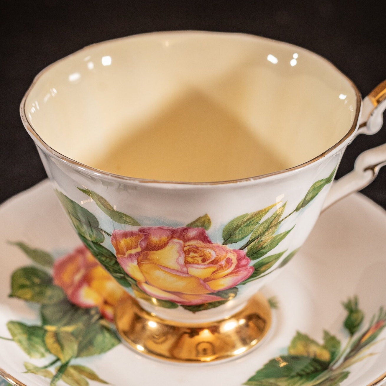 Stunning Vintage Paragon China trio, in the 'Authentic World Famous Wheatcroft Roses - Peace and Mme Ch Sauvage, by Henry Wheatcroft'