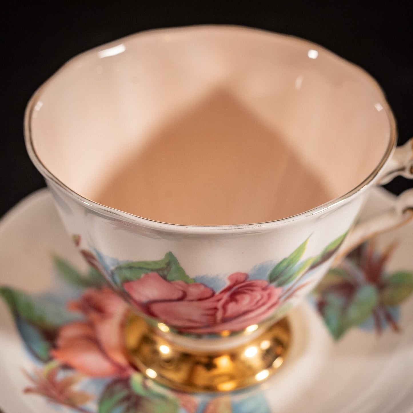 Stunning Vintage Paragon China trio, in the 'Authentic World Famous Wheatcroft Roses - Rendezvous, by Henry Wheatcroft'