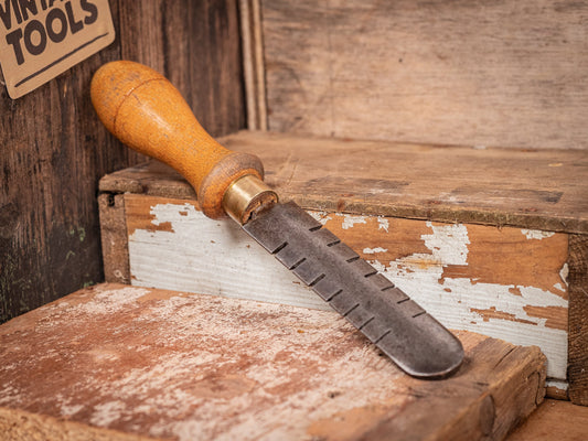 Vintage William Marples & Sons, Shamrock brand, notched saw set, Beech handled, type 2470.