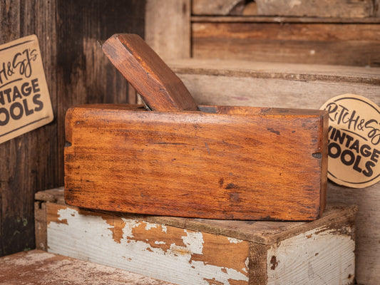 Vintage Wooden 7 3/4", smothing / coffin plane, by King & Company, Hull, with 2" John Marsden blade.